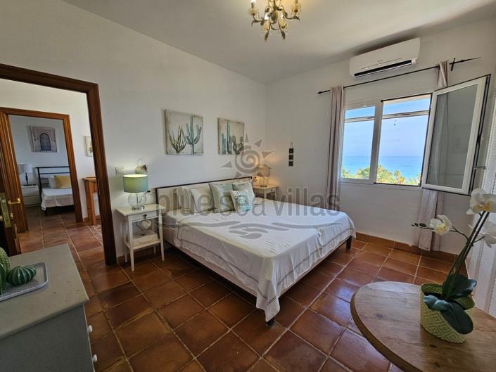 Image No.37-4 Bed Villa for sale