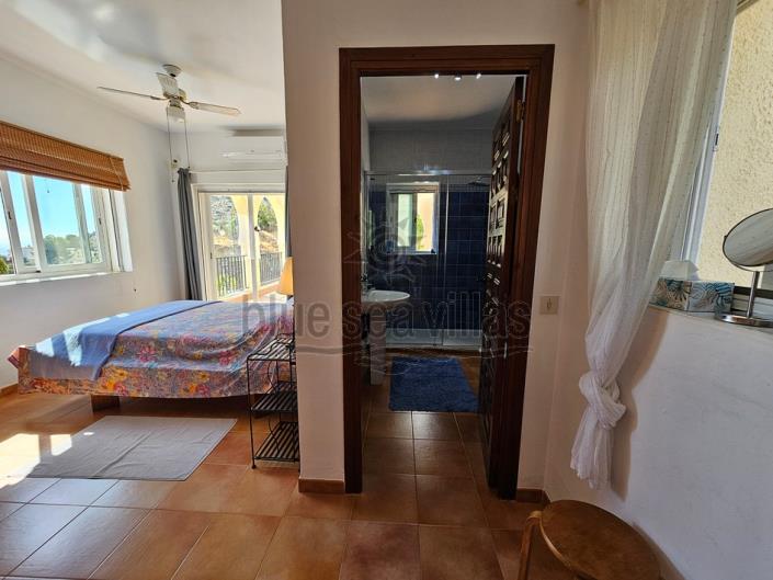 Image No.5-4 Bed Villa / Detached for sale
