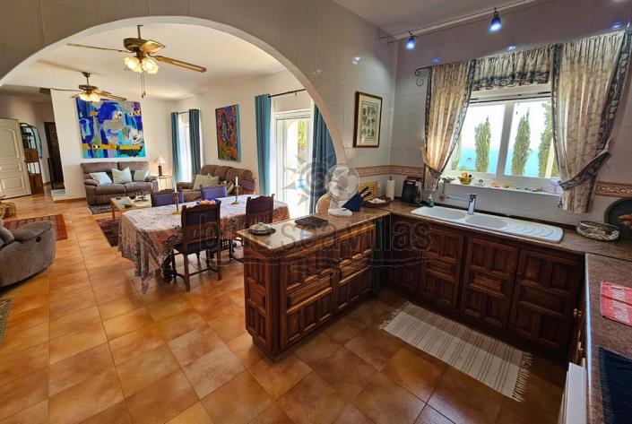 Image No.41-4 Bed Villa / Detached for sale