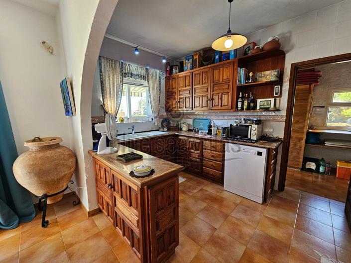Image No.43-4 Bed Villa / Detached for sale