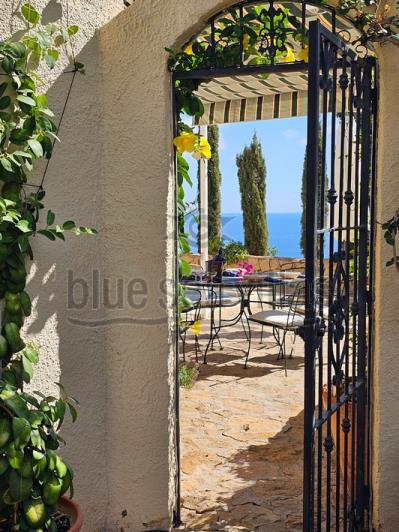 Image No.48-4 Bed Villa / Detached for sale