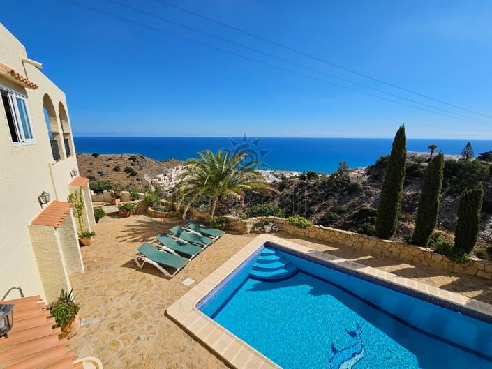 Image No.54-4 Bed Villa / Detached for sale