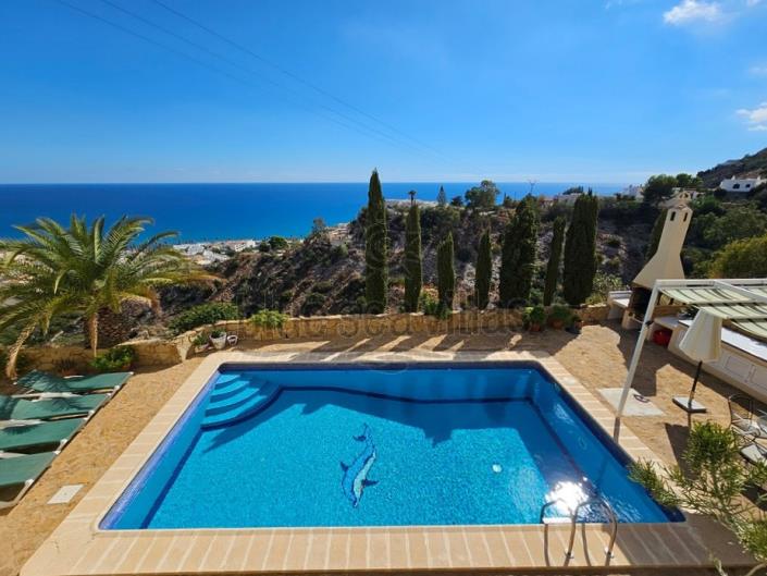 Image No.59-4 Bed Villa / Detached for sale