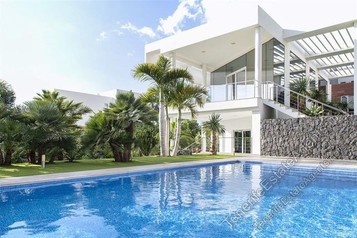 Image No.17-5 Bed Villa for sale