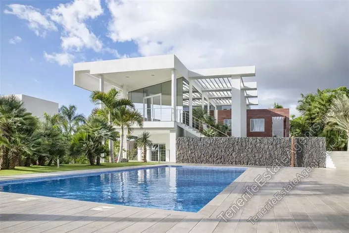 Image No.2-Villa de 5 chambres à vendre à Adeje