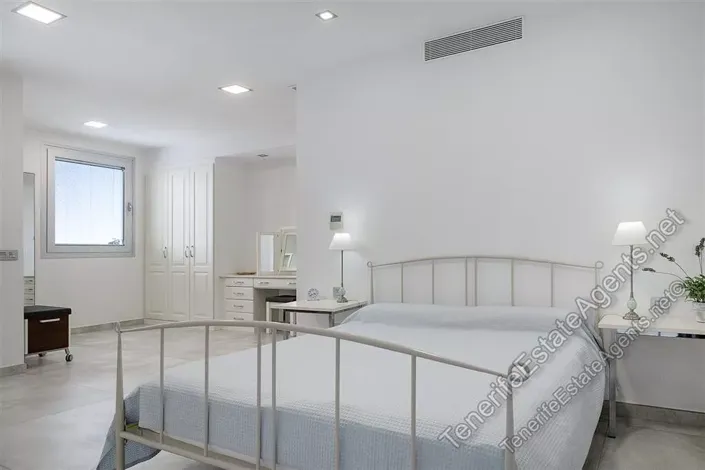 Image No.8-Villa de 5 chambres à vendre à Adeje