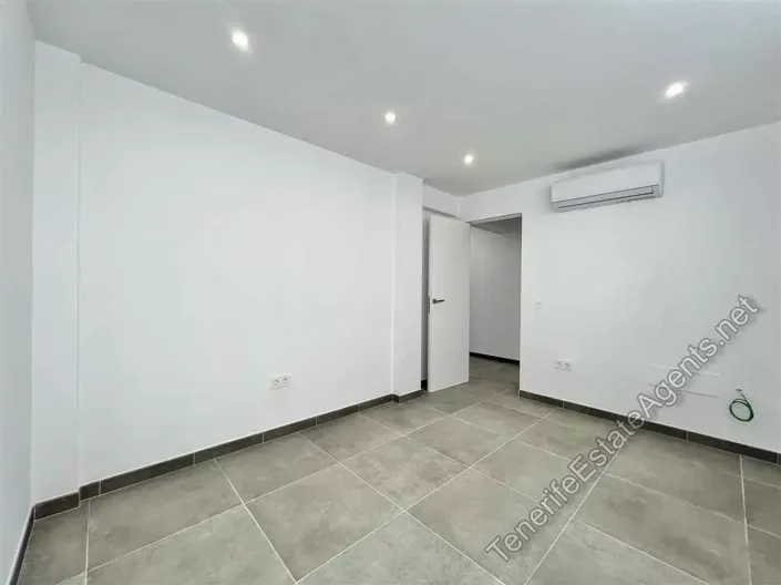 Image No.20-6 Bed Villa for sale