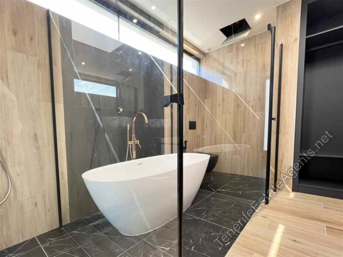 Image No.21-6 Bed Villa for sale