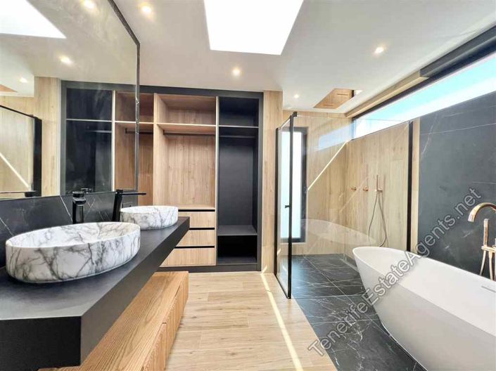 Image No.23-6 Bed Villa for sale