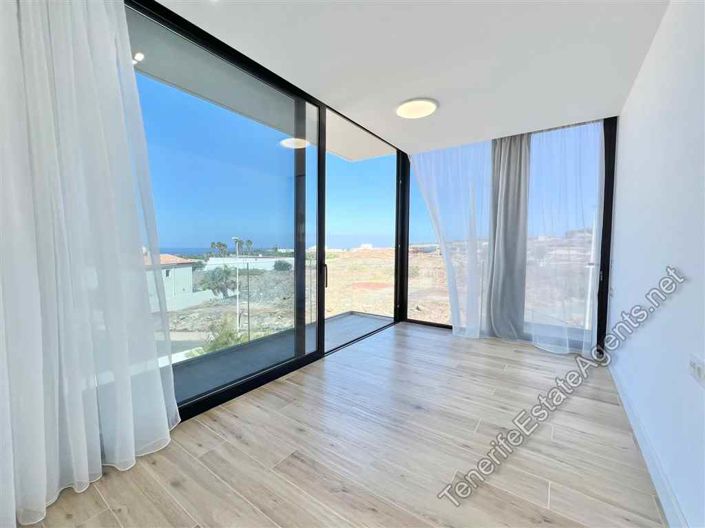 Image No.27-6 Bed Villa for sale