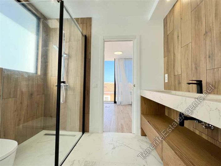 Image No.30-6 Bed Villa for sale