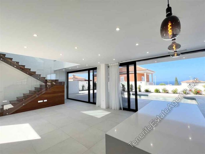 Image No.4-6 Bed Villa for sale