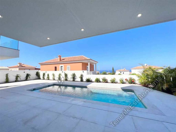 Image No.7-6 Bed Villa for sale