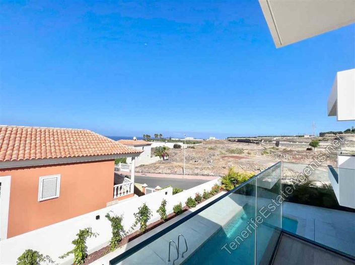 Image No.8-6 Bed Villa for sale