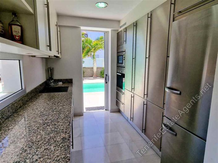 Image No.10-6 Bed Villa for sale