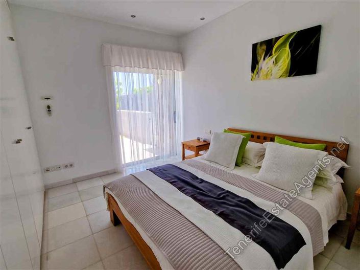 Image No.15-6 Bed Villa for sale