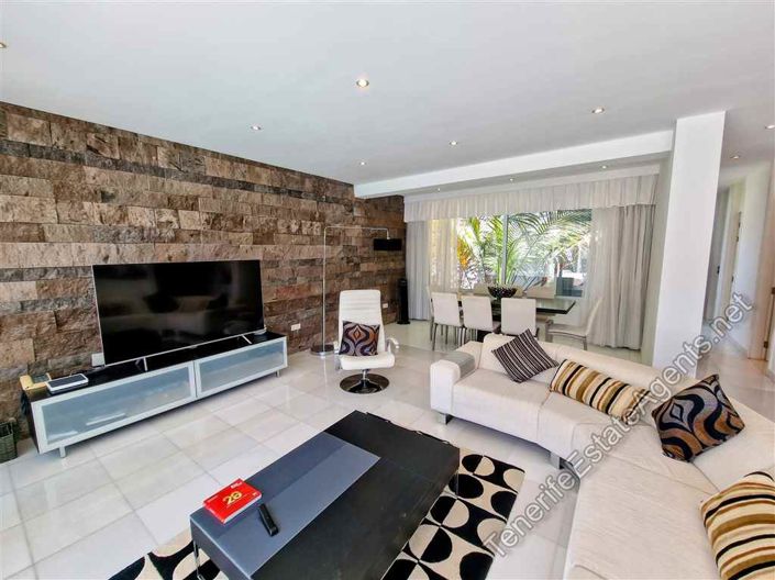 Image No.11-6 Bed Villa for sale