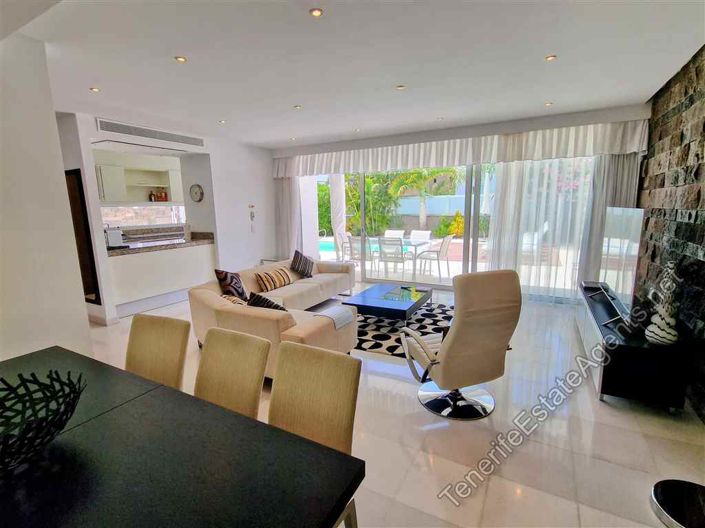 Image No.9-6 Bed Villa for sale