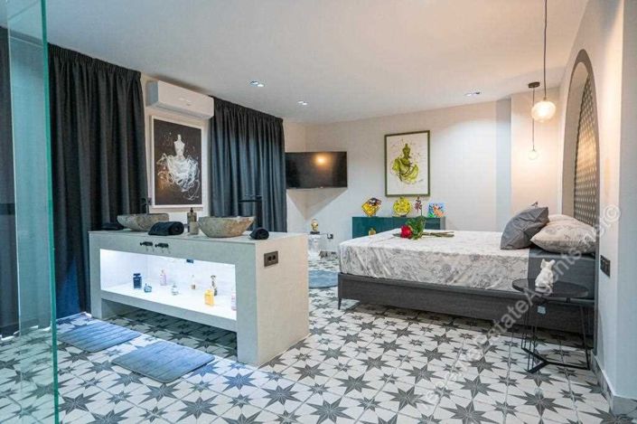 Image No.18-5 Bed Villa for sale