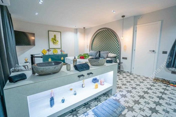 Image No.5-5 Bed Villa for sale