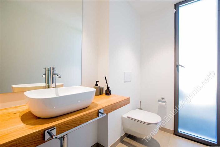 Image No.19-3 Bed Villa for sale