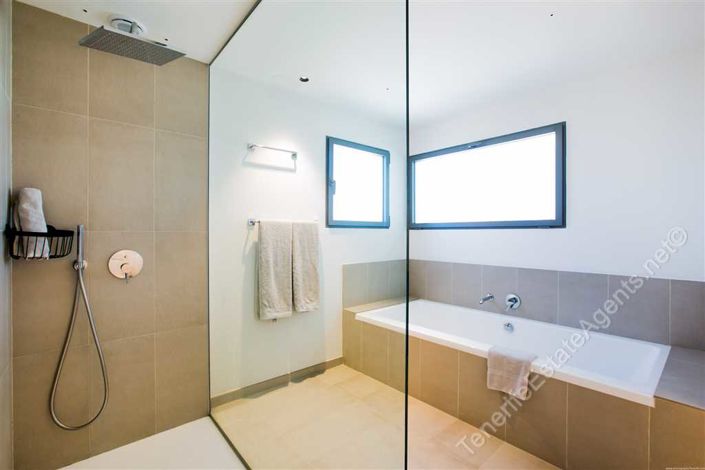 Image No.22-3 Bed Villa for sale