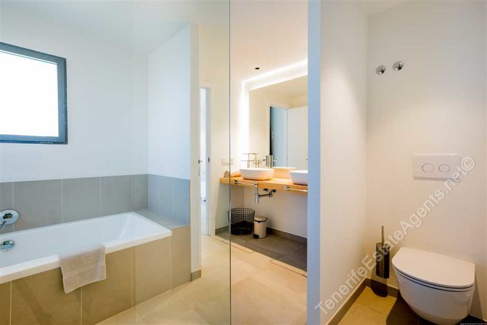 Image No.23-3 Bed Villa for sale