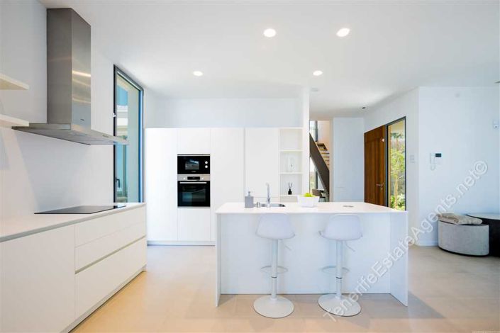 Image No.7-3 Bed Villa for sale