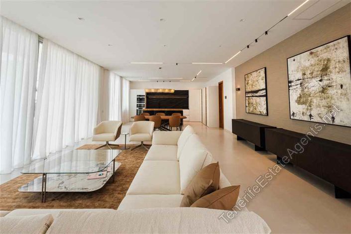 Image No.9-5 Bed Villa for sale