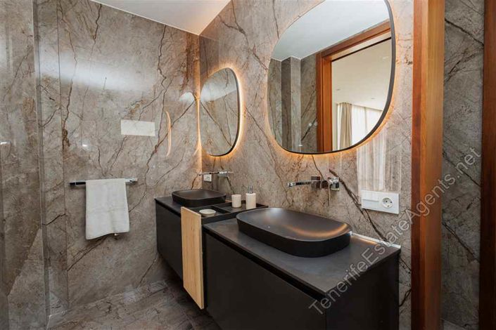 Image No.19-5 Bed Villa for sale