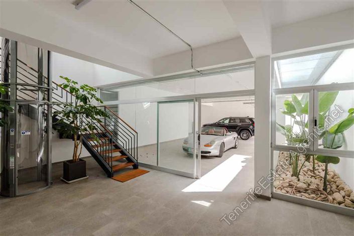 Image No.27-5 Bed Villa for sale