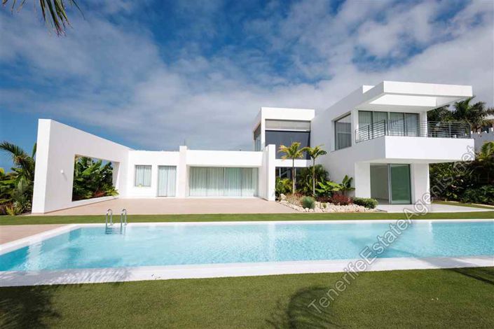 Image No.3-5 Bed Villa for sale
