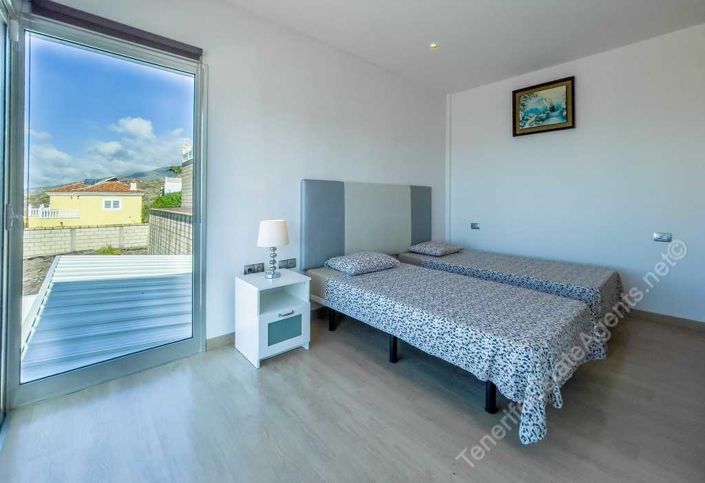 Image No.17-3 Bed Villa for sale