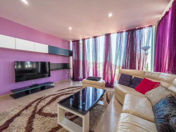 Image No.8-3 Bed Villa for sale