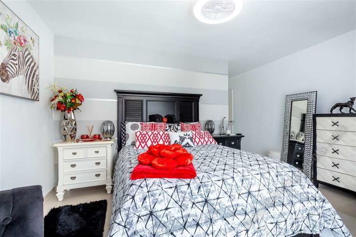 Image No.19-4 Bed Apartment for sale