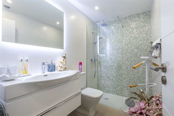 Image No.29-4 Bed Apartment for sale