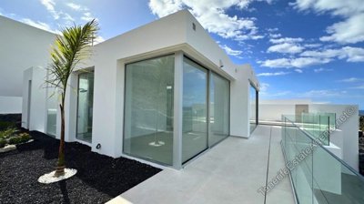 427885120