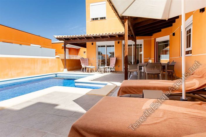 Image No.2-4 Bed Villa for sale