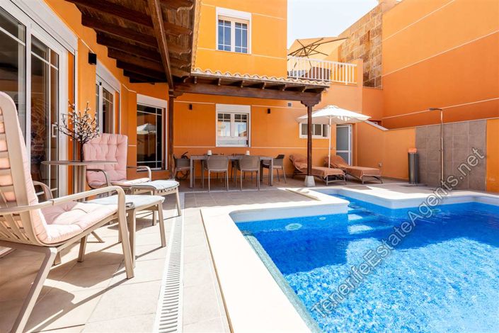 Image No.3-4 Bed Villa for sale