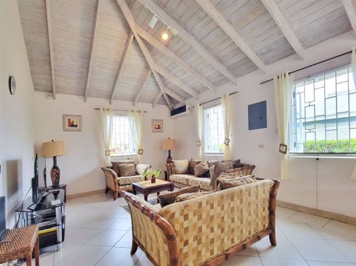 Image No.1-4 Bed Property for sale