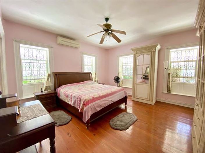 Image No.14-5 Bed Villa for sale