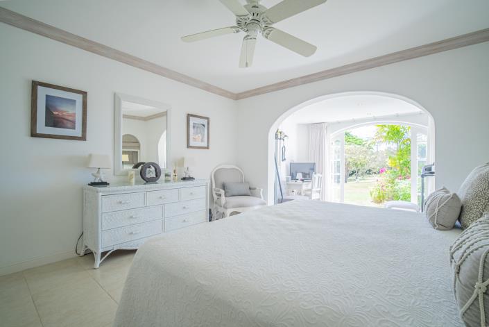 Image No.31-3 Bed Townhouse for sale