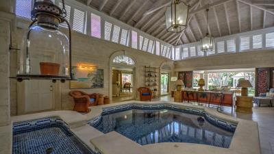 oriana-pool-interior-angle