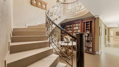 oriana-staircase
