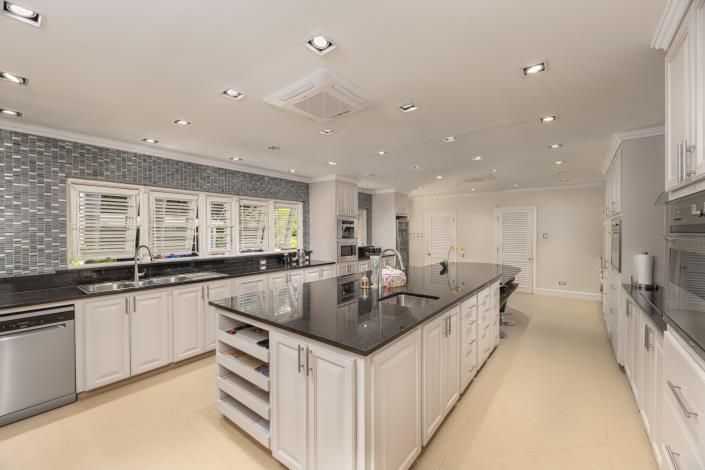 Image No.6-5 Bed Villa for sale