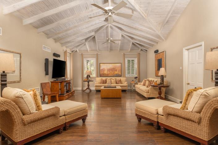 Image No.9-5 Bed Villa for sale