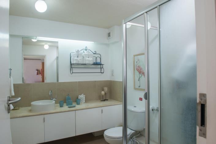 Image No.4-Appartement de 3 chambres à vendre à Oistins