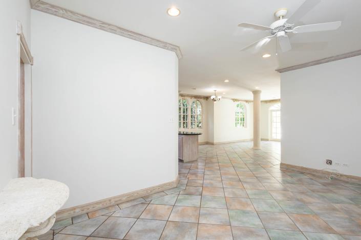 Image No.7-3 Bed Villa for sale