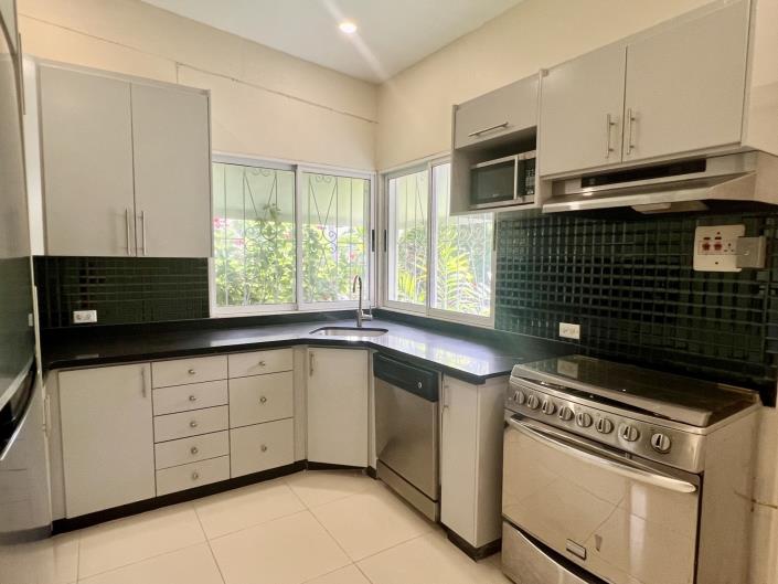 Image No.6-3 Bed Villa for sale