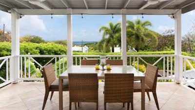 mariposa-terrace-dining-sea-view
